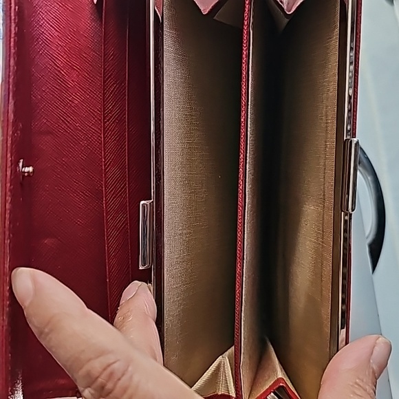 Burberry Nova Long Wallet, Kiss Lock Red and Tan - Picture 5 of 16